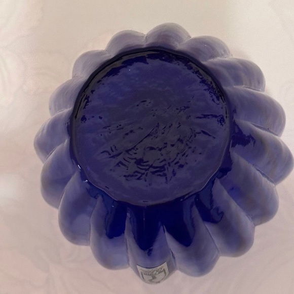 Pilgrim Glass Vase - Picture 7 of 12